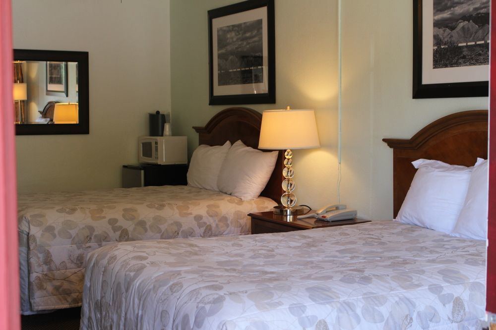Vineyard Valley Inn Cloverdale Exteriör bild